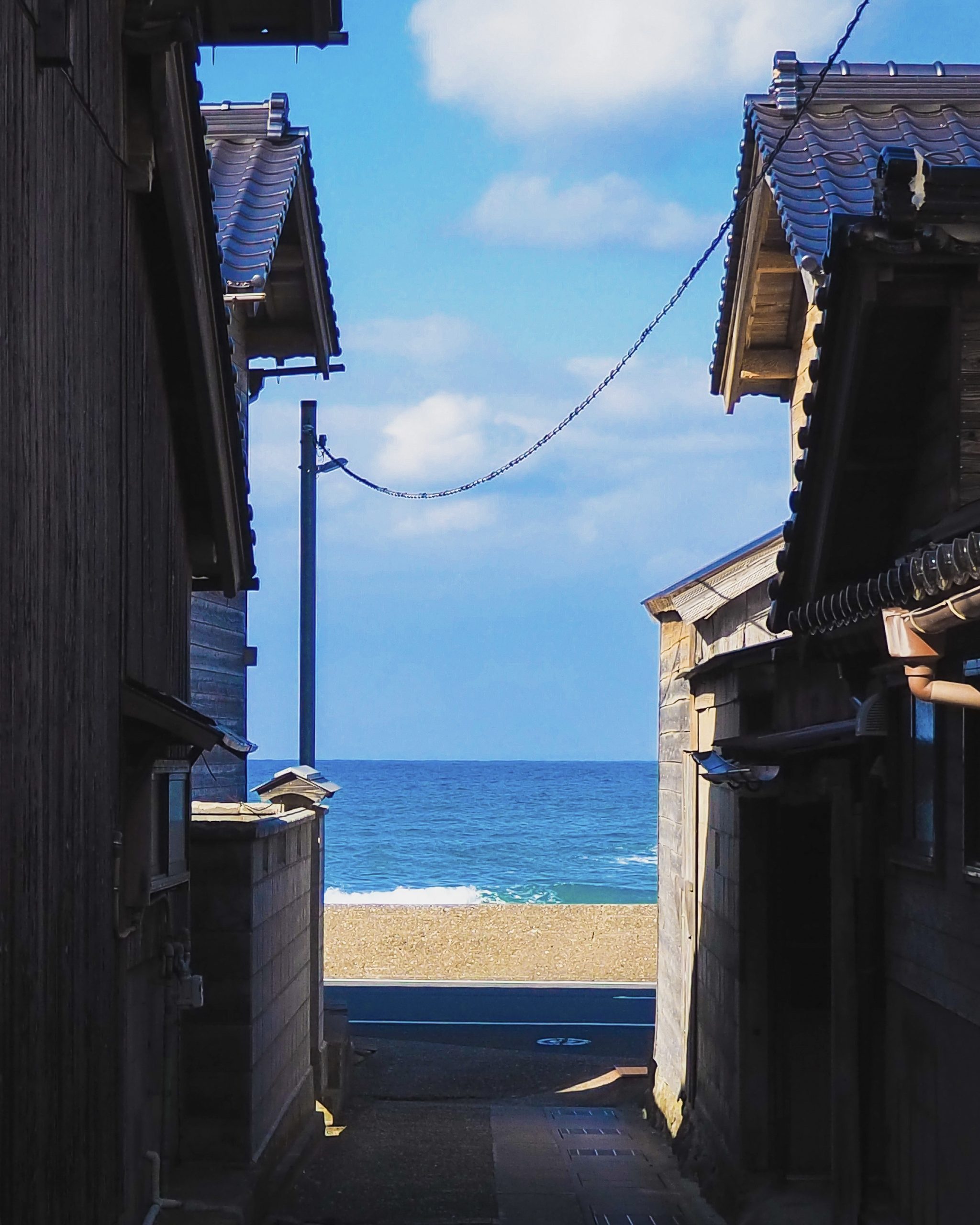 青へ続く道
