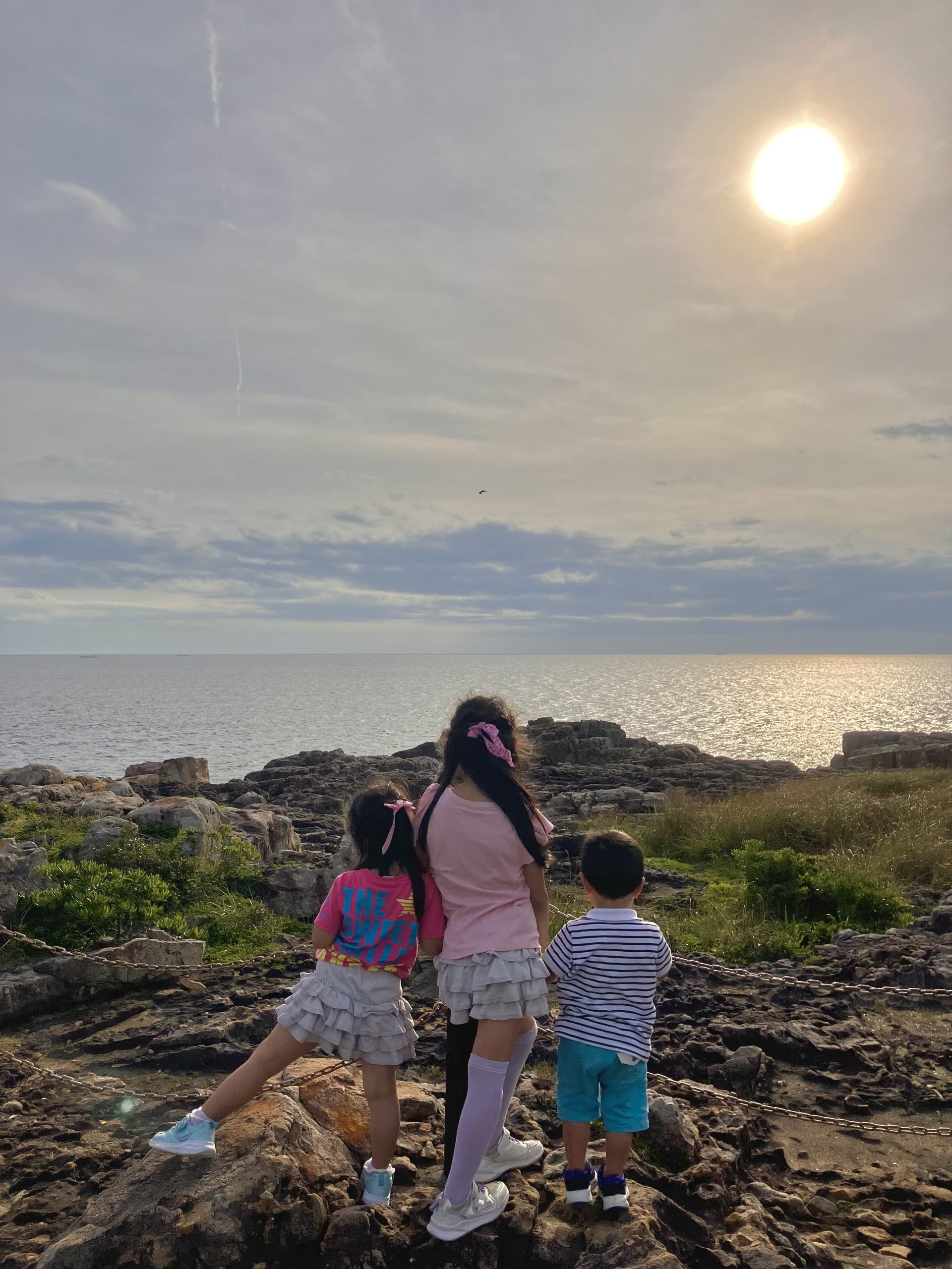 姉弟と太陽と海